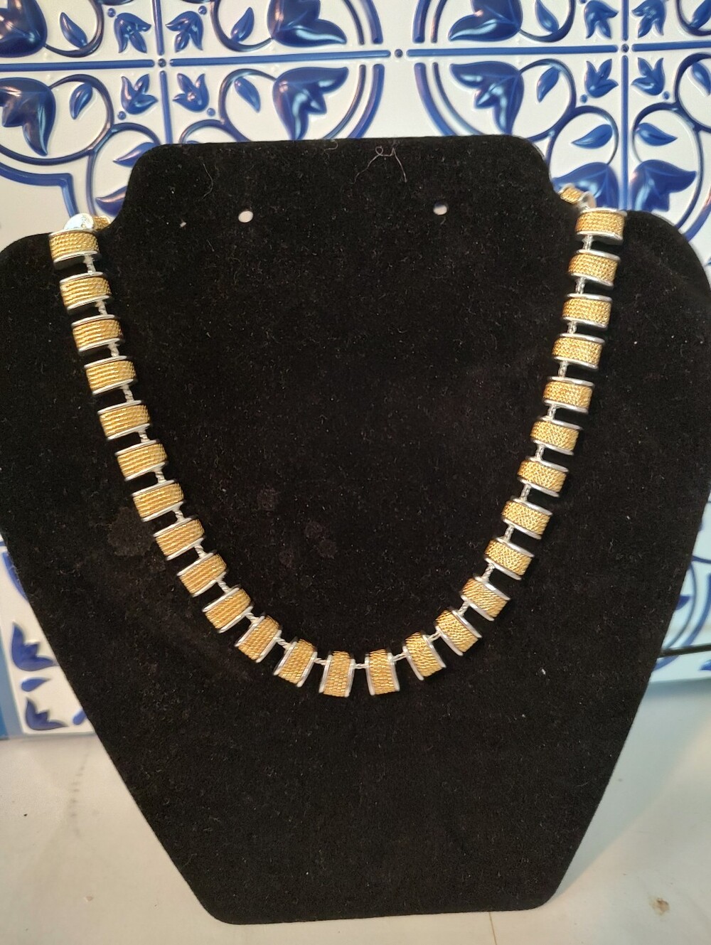 Ladies Necklace